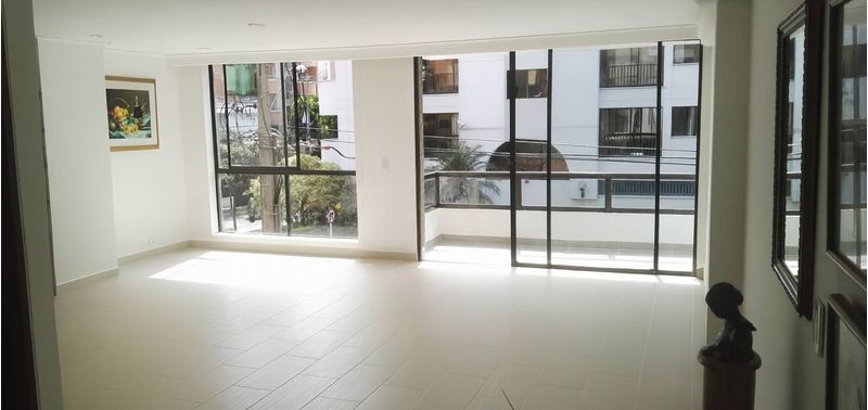 Apartamento en Venta en Medellín, Laureles