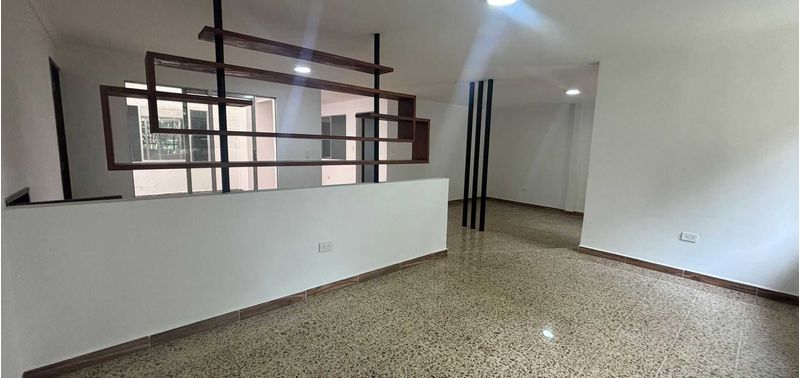 Casa en Venta en Medellín, Belén Nogal - Los Almendros-0