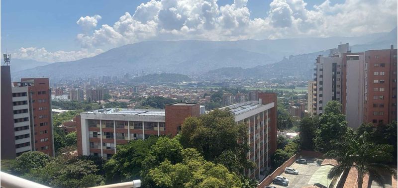 Apartamento en Venta en Medellín, Belén Loma de los Bernal-0
