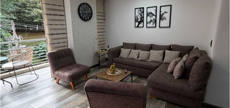 Apartamento en Venta en Envigado, Cumbres-0