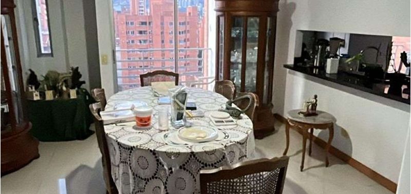 Apartamento en Venta en Medellín, Laureles-0