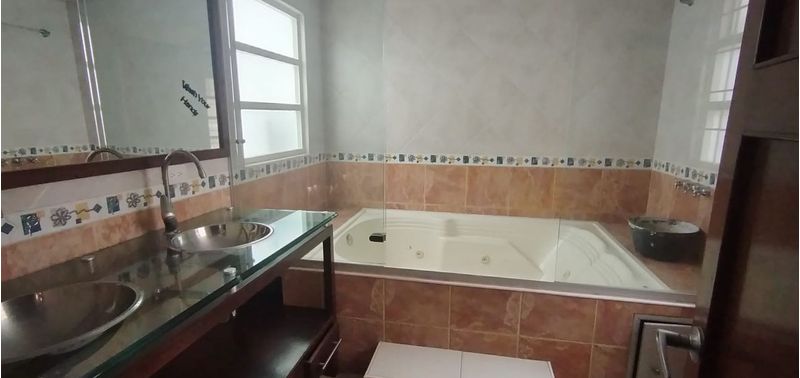Casa en Venta en Bogotá, D.C., Santa Bárbara-12