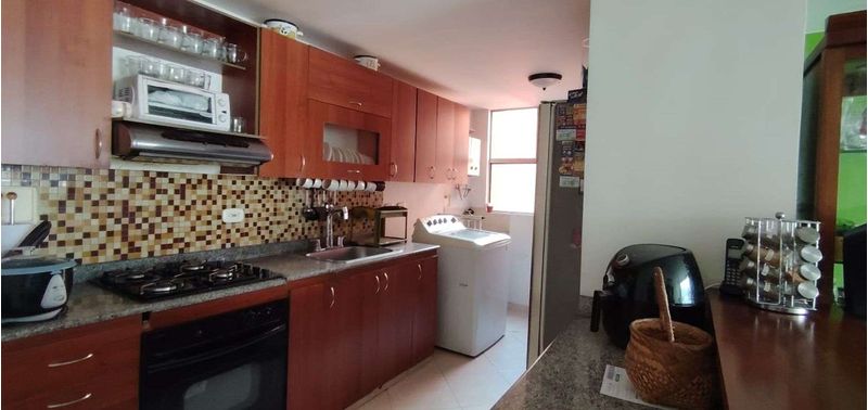 Apartamento en Venta en Envigado, Cumbres-0