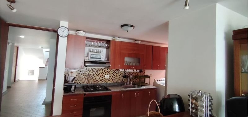Apartamento en Venta en Envigado, Cumbres-1
