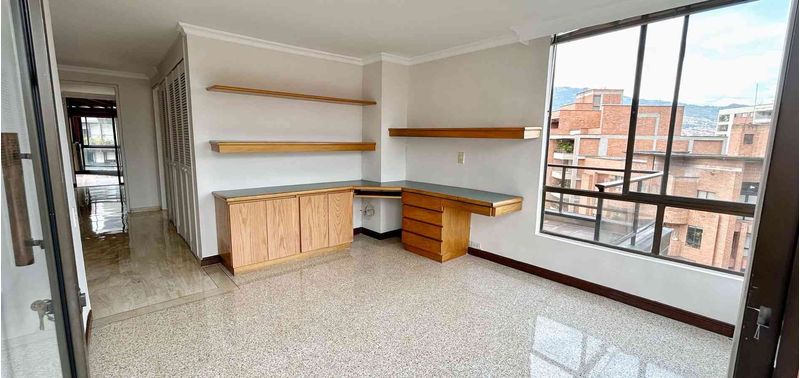 Apartamento en Venta en Medellín, Laureles - Estadio-4