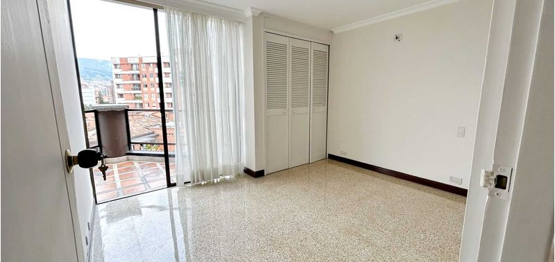 Apartamento en Venta en Medellín, Laureles - Estadio-21