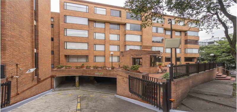 Apartamento en Venta en Bogotá, D.C., Club de Los Lagartos-17