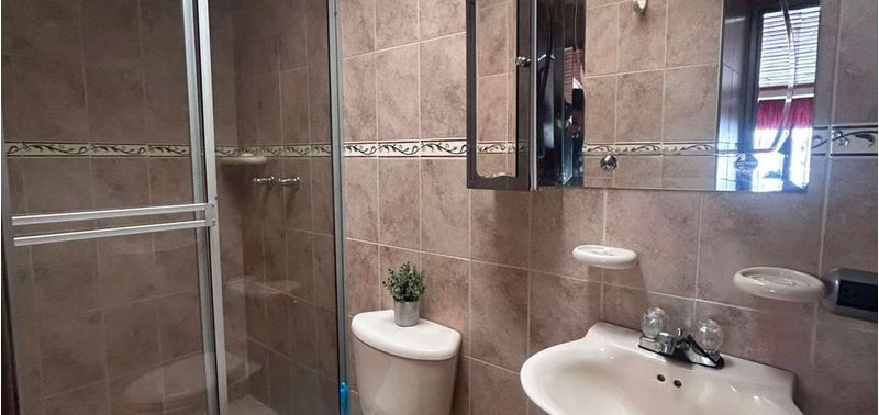 Casa en Venta en Bogotá, D.C., Castilla-10