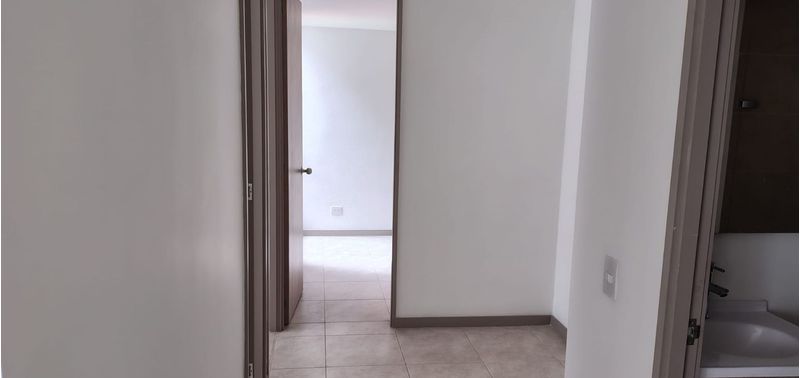 Apartamento en Venta en Envigado, La Cuenca-2
