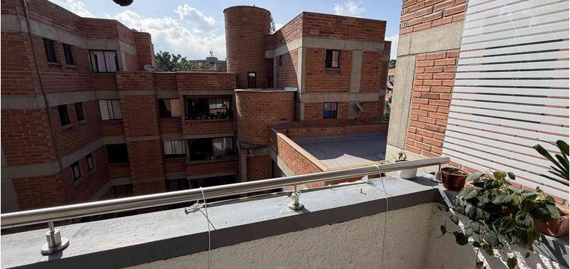 Apartamento en Venta en Medellín, Belén La Mota-0