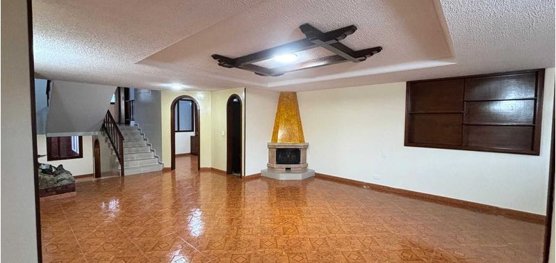 Casa en Venta en Bogotá, D.C., Alhambra-0