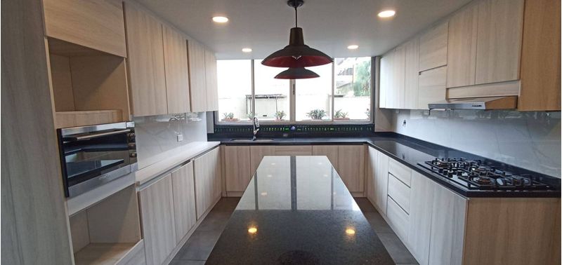 Apartamento en Venta en Medellín, La Candelaria-0