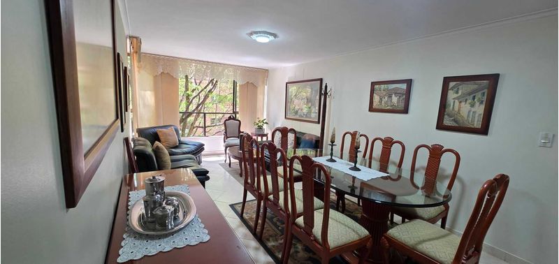 Apartamento en Venta en Medellín, Laureles-0