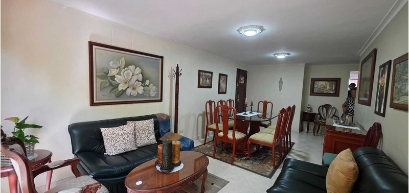 Apartamento en Venta en Medellín, Laureles-1