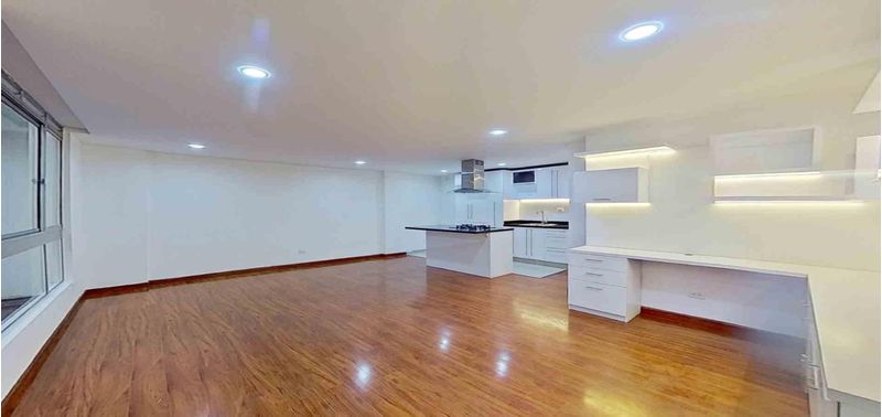 Apartamento en Venta en Bogotá, D.C., Santa Bárbara Central-0