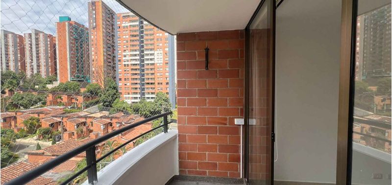 Apartamento en Venta en Medellín, Belén Loma de los Bernal