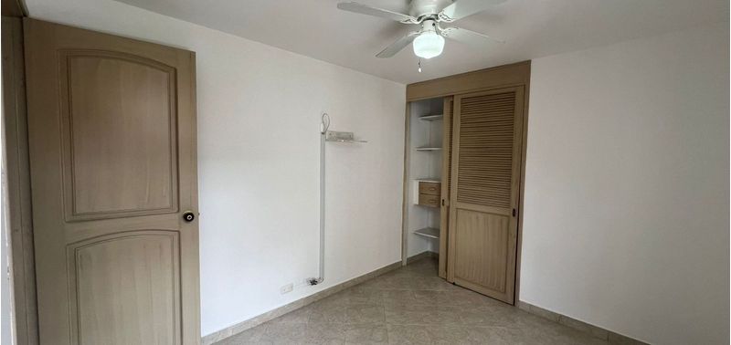 Apartamento en Venta en Medellín, Belén Loma de los Bernal-4