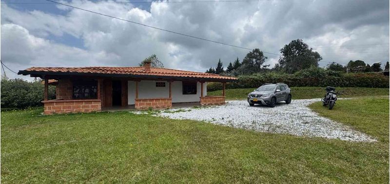 Casa en Venta en Medellín, Santa Elena-0