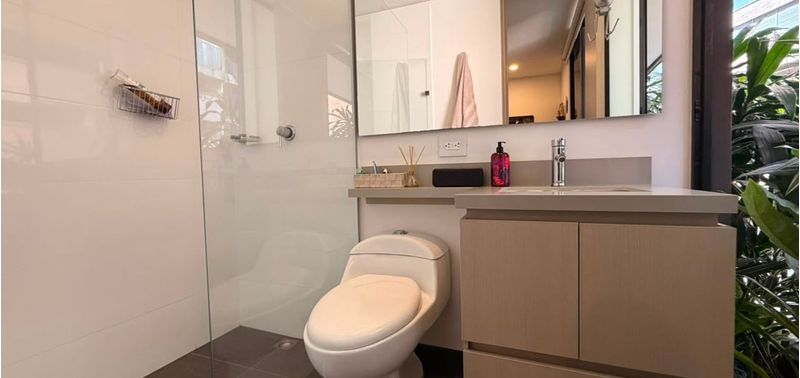 Apartamento en Venta en Medellín, Altos del Poblado-11