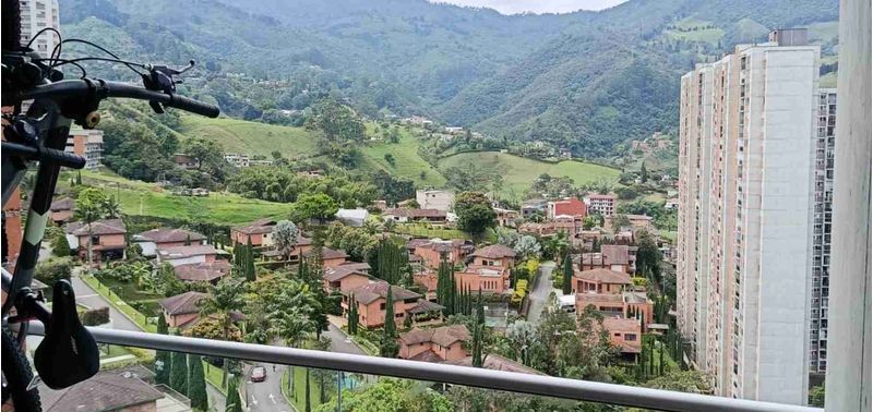 Apartamento en Venta en Sabaneta, Las Lomitas-1