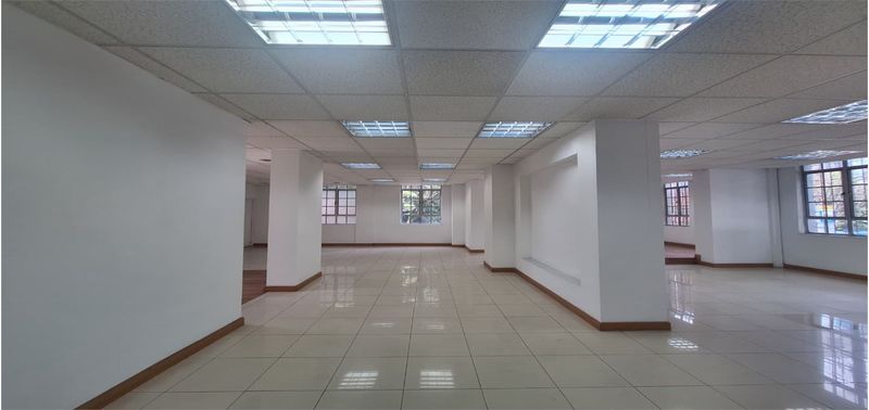 Oficina en Venta en Bogotá, D.C., Bella Suiza-1