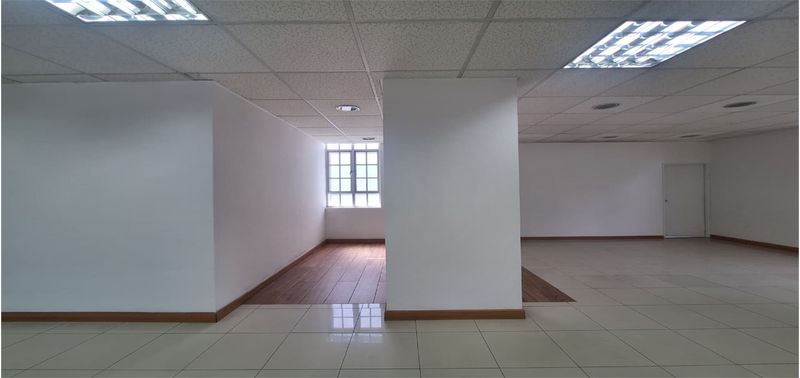 Oficina en Venta en Bogotá, D.C., Bella Suiza-2