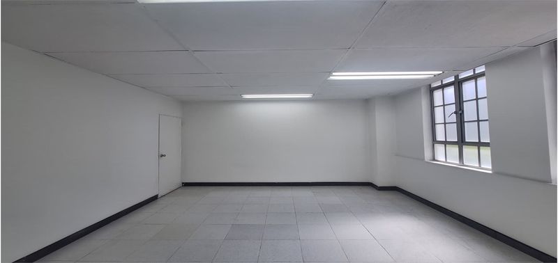 Oficina en Venta en Bogotá, D.C., Bella Suiza-12