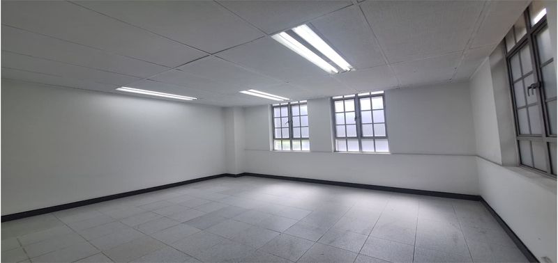 Oficina en Venta en Bogotá, D.C., Bella Suiza-13