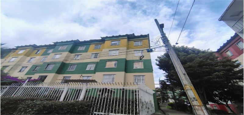 Apartamento en Venta en Bogotá, D.C., Camino de arrayanes Torremolinos-0