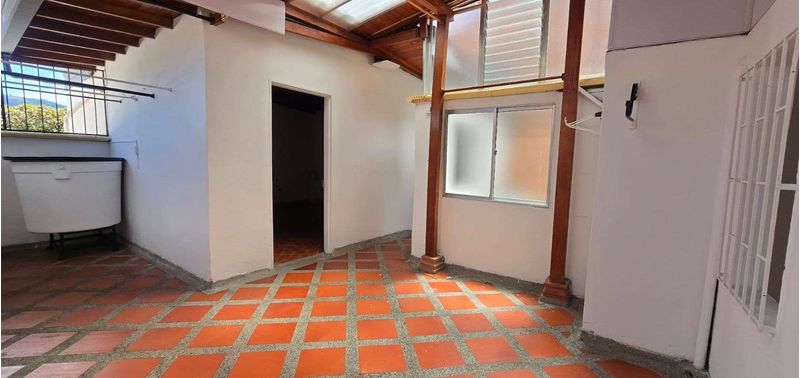 Casa en Venta en Envigado, Las Flores-36