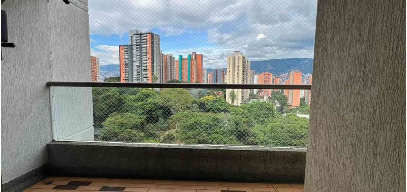 Apartamento en Venta en Medellín, Belén Loma de los Bernal-3