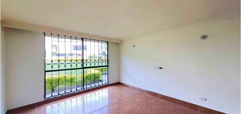 Apartamento en Venta en Madrid, altos de madrid-0