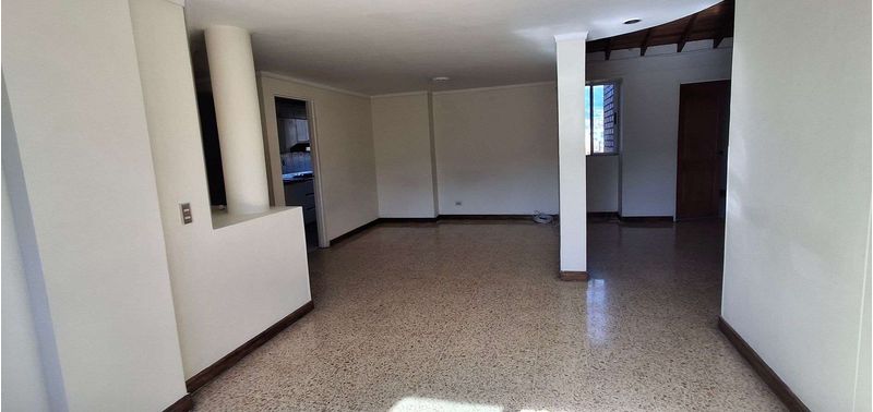 Apartamento en Venta en Medellín, Estadio-0