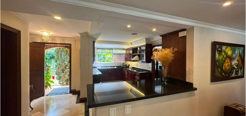 Casa en Venta en Envigado, Loma Del Escobero-1
