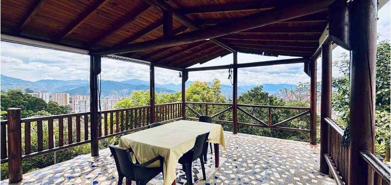 Casa en Venta en Envigado, Alto de Misael-14