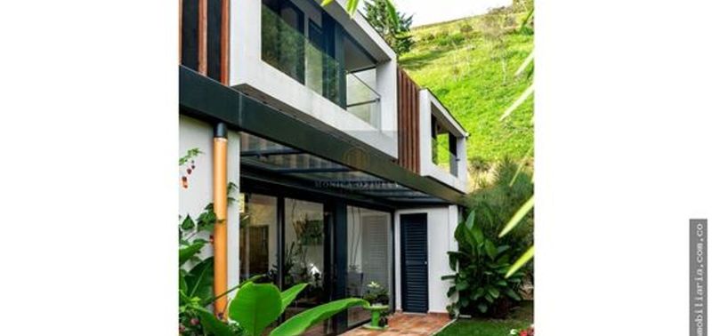 Casa en Venta en Envigado, Alto De Palmas-1
