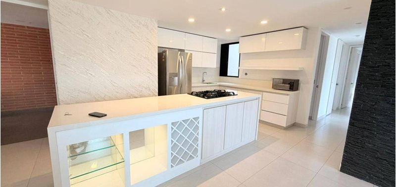 Apartamento en Venta en Envigado, La Inmaculada-0