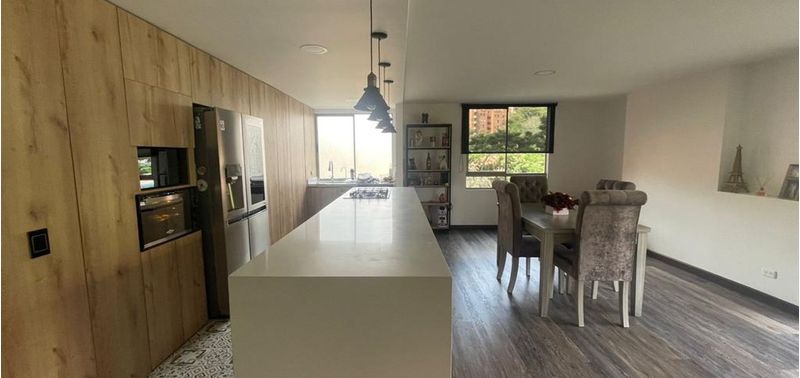 Apartamento en Venta en Medellín, El Tesoro-1
