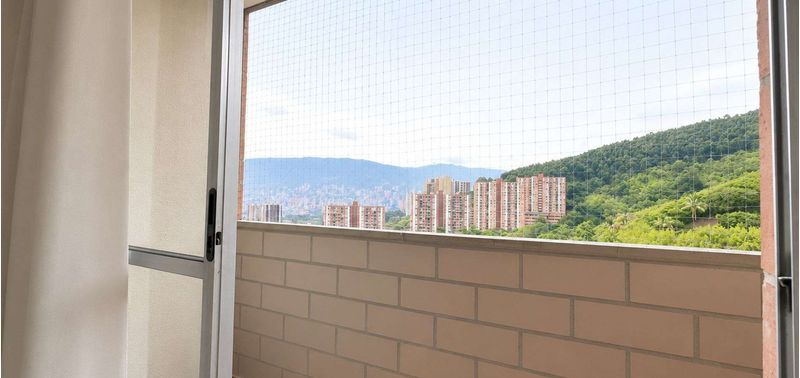 Apartamento en Venta en Medellín, Belén Loma de los Bernal