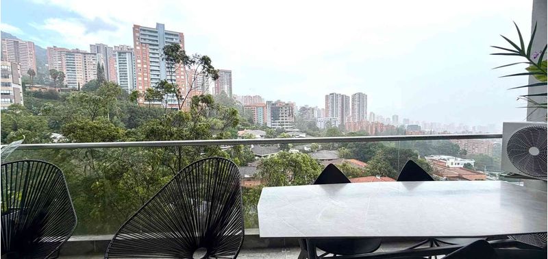 Apartamento en Venta en Medellín, Altos del Poblado-3