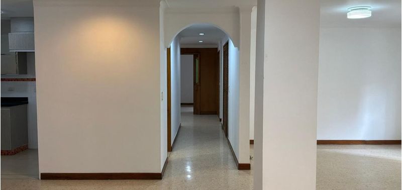 Apartamento en Venta en Medellín, Laureles-0