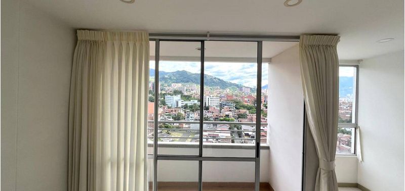 Apartamento en Venta en Envigado, Uribe Angel-0