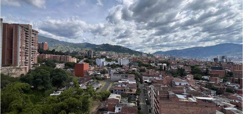 Apartamento en Venta en Envigado, Uribe Angel-1