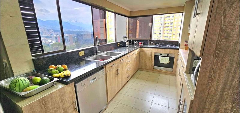 Apartamento en Venta en Medellín, El Poblado-12