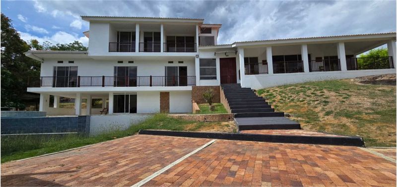Casa en Venta en La Mesa, La Mesa VIA SAN JAVIER
