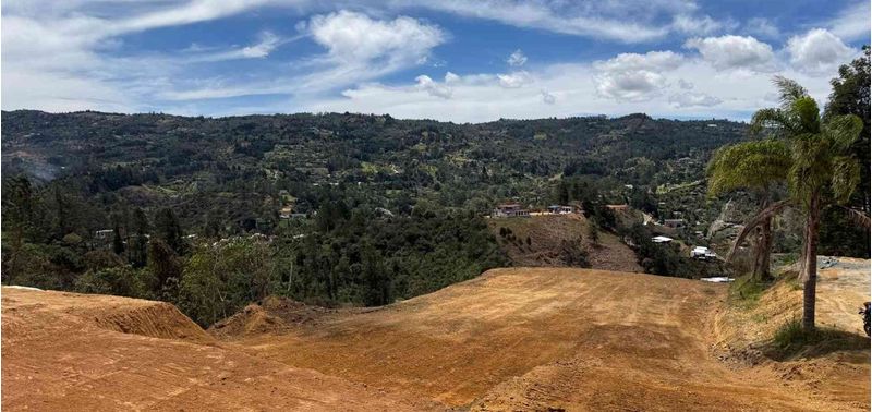 Lote en Venta en Guarne, Toldas-3