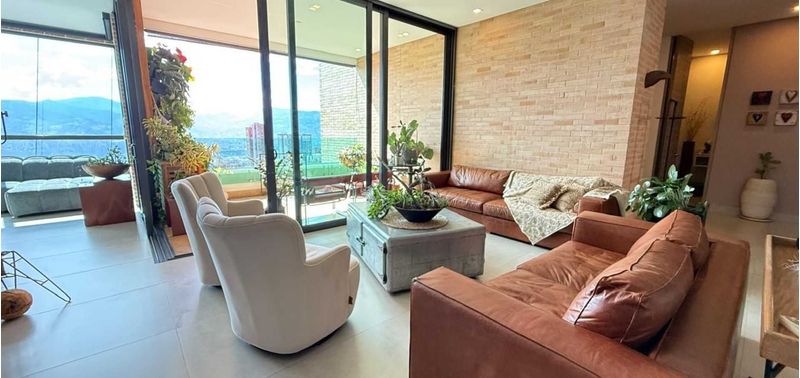 Apartamento en Venta en Medellín, Los Balsos-0