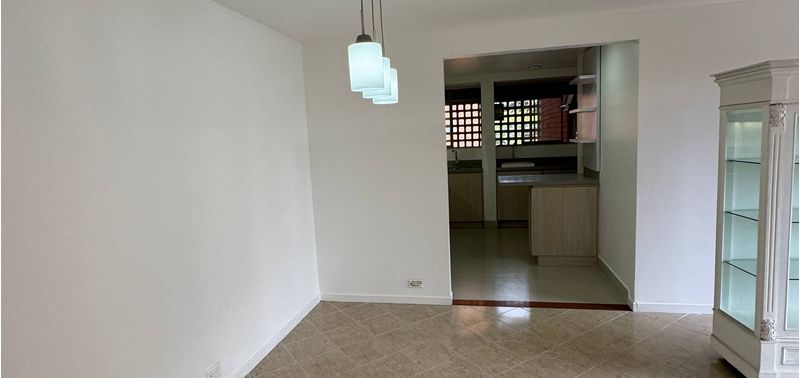 Apartamento en Venta en Envigado, Jardines-1