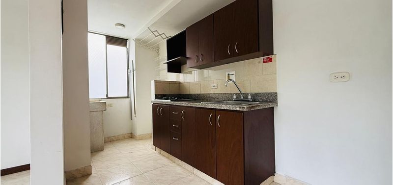 Apartamento en Venta en Envigado, Alto de las flores-0