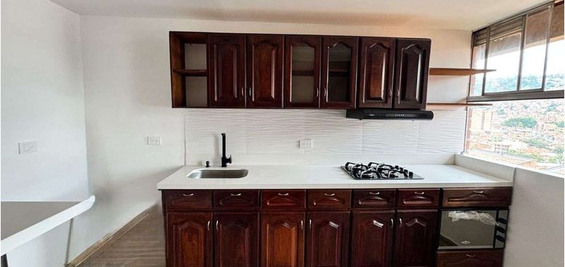 Apartamento en Venta en Medellín, Campo Alegre-0